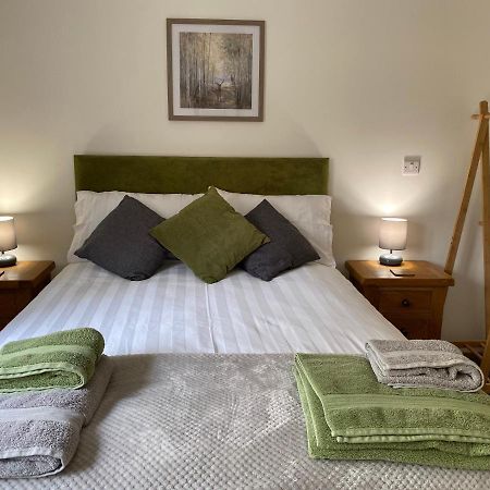 Moelfre B&B มาฮันเล็ธ ภายนอก รูปภาพ