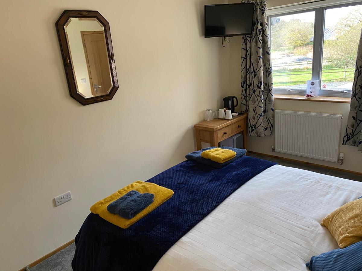 Moelfre B&B มาฮันเล็ธ ภายนอก รูปภาพ
